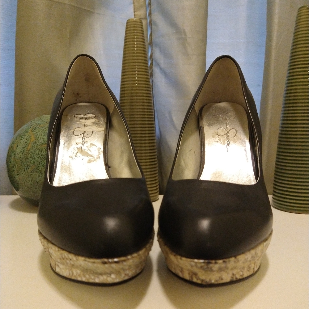 Shoes - Picture 3 of 6